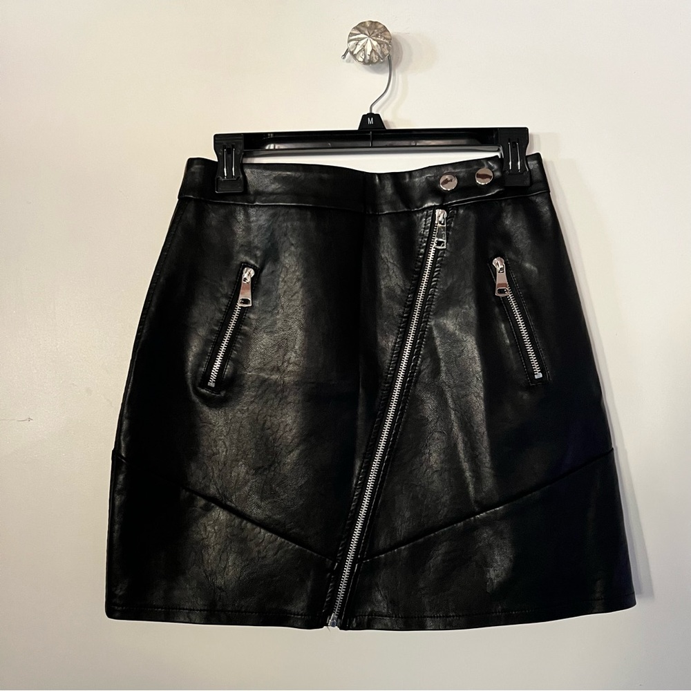 KENDAL & KYLIE Black Faux Leather Mini Skirt Medium